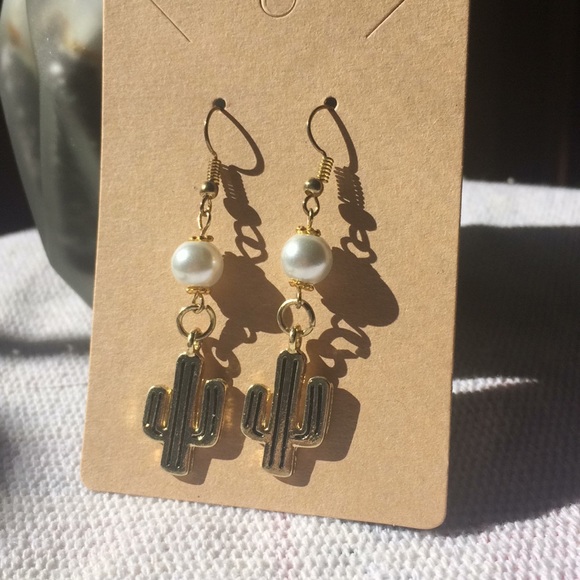 Earrings - Picture 2 of 3